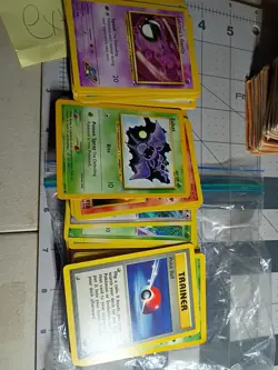 Mixed Lot Of Pokemon 1999-2000 And Yu Gi Oh! 1996 Few Hundred Unkown Contents - Image 2