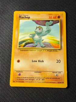 Machop 52/102 - Pokemon Base Set Unlimited LP 5 - Image 1