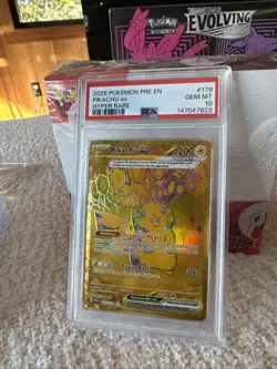 2025 POKEMON PRE EN-PRISMATIC EVOLUTIONS #179/131 PIKACHU ex HYPER RARE PSA 10 - Image 2