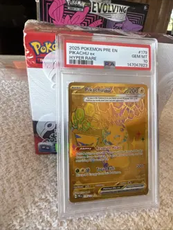 2025 POKEMON PRE EN-PRISMATIC EVOLUTIONS #179/131 PIKACHU ex HYPER RARE PSA 10 - Image 3