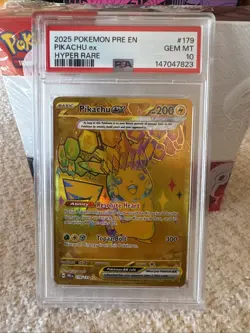 2025 POKEMON PRE EN-PRISMATIC EVOLUTIONS #179/131 PIKACHU ex HYPER RARE PSA 10 - Image 4
