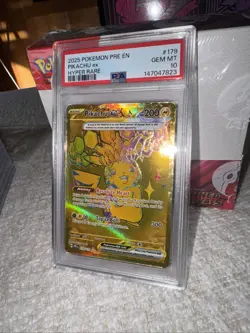 2025 POKEMON PRE EN-PRISMATIC EVOLUTIONS #179/131 PIKACHU ex HYPER RARE PSA 10 - Image 5