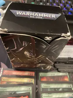 Magic the Gathering Warhammer 40,000 Tyranid Swarm Commander Deck Sleeved W Box - Image 2