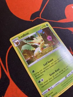 Leafeon SWSH191 SWSH: Sword & Shield Promo Cards Holo LP - Image 2