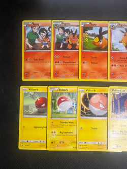Pokemon 300+ Cards WOTC-SM Mixed Vintage Modern Collection Bulk Lot - Image 2