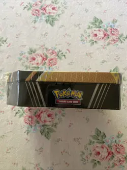 Pokemon 2020 TCG v Powers Eevee Tin - Image 3