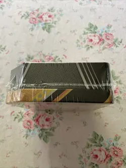 Pokemon 2020 TCG v Powers Eevee Tin - Image 5