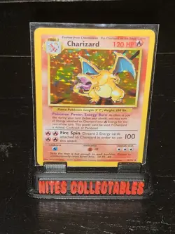 Pokemon - Charizard 4/102 Base Set Holographic - Image 1
