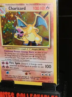 Pokemon - Charizard 4/102 Base Set Holographic - Image 3