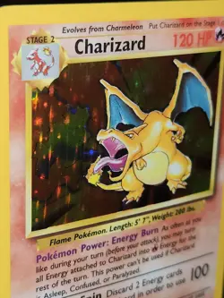 Pokemon - Charizard 4/102 Base Set Holographic - Image 5