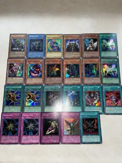 yugioh vintage holo lot - Image 1