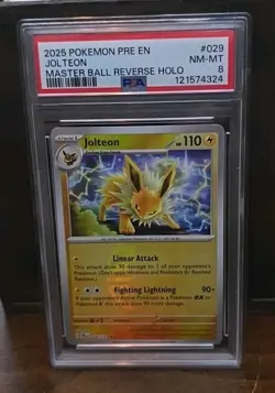 2025 POKEMON PRE EN-PRISMATIC EVOLUTIONS MASTER BALL REVERSE HOLO JOLTEON PSA 8 - Image 1