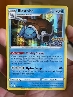 POKEMON BLASTOISE 017/078 RARE HOLOFOIL POKEMON GO NM CARD - Image 1