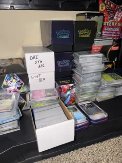 Pokemon Card Lot 500 Official TCG Cards - Holo, Reverse Holo & Commons - Image 2
