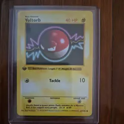 Pokemon Cards Voltorb 67/102 1st Edition Base Set Shadowless Common MP *2 - Image 1
