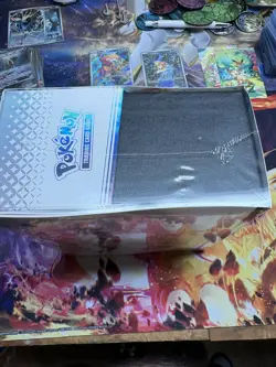 Pokemon - Prismatic Evolutions Pokemon Center ETB - Image 5