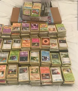 1000 Pokemon Card Bulk Lot Common/Uncommon plus 20 holos 3 vmax rare cards - Image 2