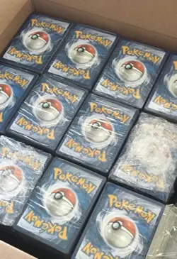 1000 Pokemon Card Bulk Lot Common/Uncommon plus 20 holos 3 vmax rare cards - Image 3