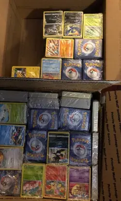 1000 Pokemon Card Bulk Lot Common/Uncommon plus 20 holos 3 vmax rare cards - Image 4