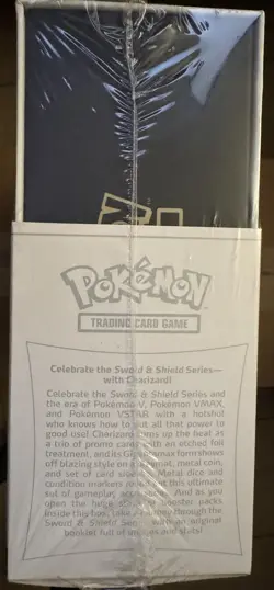Pokemon TCG: Sword & Shield Ultra-Premium Collection - Charizard - Image 5
