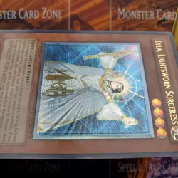 1x Lyla, Lightsworn Sorceress - Ultimate Rare - LODT-EN019 - 1st Ed - LP - Image 3
