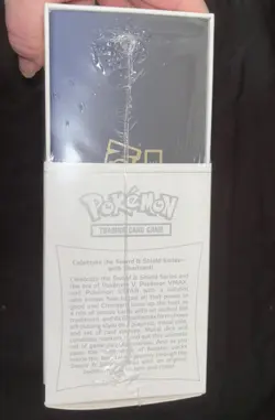 Pokemon TCG Sword and Shield Ultra Premium Collection Charizard Box 820650871115 - Image 3