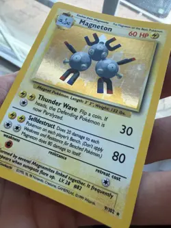 Pokemon Magneton Base Set 9/102 Holo - Image 3