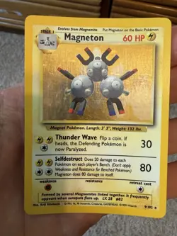 Pokemon Magneton Base Set 9/102 Holo - Image 4