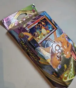 Pokemon Vivid Voltage Charizard Theme Deck Promo Holo in Hand 2020 RARE 820650807572 - Image 4