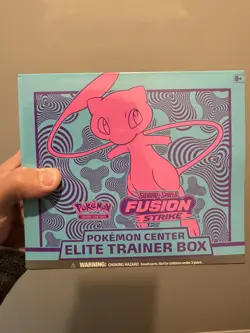 Pokemon Fusion Strike Pokemon Center ETB Factory Sealed ships fast no dmg - Image 1