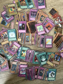 Yugioh Elemental Hero Plasma Vice Tin 2007 bulk 100s lot YU-GI-OH TRADING CARDs - Image 1