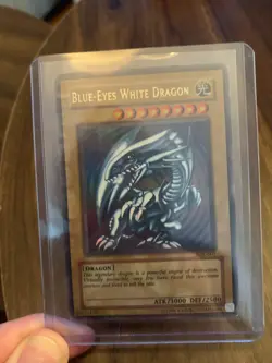 Blue-Eyes White Dragon SDK-001 Starter Deck: Kaiba-Unlimited Edition Heavy Play - Image 1