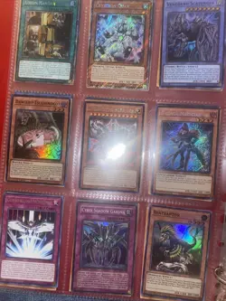 Yu-Gi-Oh! TCG Binder Collection Yugi Token Several High Rarity Cards! - Image 5