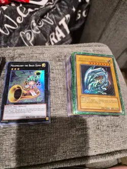 YU-GI-OH Bulk Approx 300 cards with Vintage Rare Cards(Blue/RedEyes, Dark Mag), - Image 1