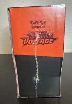 Pokemon TCG: Sword & Shield-Vivid Voltage ETB- Small Box Flaws - Image 3