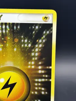 Pokemon Lightening Energy Holo Rare Emerald 104/106 Vintage LP - Image 4