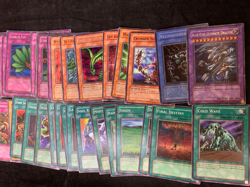 Mixed Lot of 41 Yugioh cards - Image 3