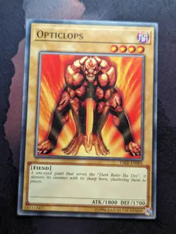 Opticlops - YSKR-EN005 - Common Unlimited Yugioh - Image 1