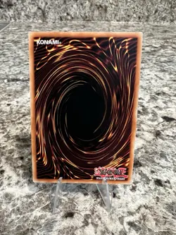Yugioh! Dark Magician SBC1-ENG01 Secret Rare 1st Edition LP - Image 2