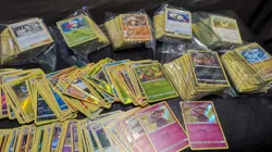 900 Pokemon Card Bulk Lot 700 Common 200 Halo/Reverse Halo - Image 3