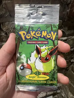 Pokemon 1999 Jungle 1st Edition Booster Pack Flareon Vintage WOTC Sealed 21.4g - Image 3
