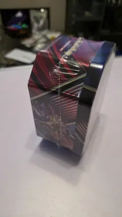 Pokemon TCG Zamazenta V factory sealed tin (4x booster packs) - Image 3