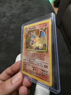 Pokemon TCG Charizard Base Set 4/102 Holo Unlimited Holo Rare - Image 2