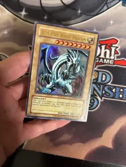 (MC) Yugioh 1x Blue-Eyes White Dragon Ultra RP01-EN001 Retro Pack VLP - Image 2