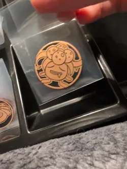 Pokemon Bronze Gloom Mini Coin From 151 Chinese - Image 1