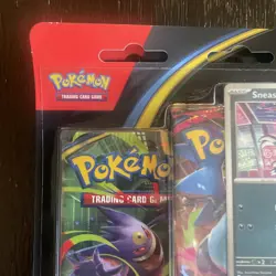 Pokemon TCG: Phantasmal Flames Sneasel 3-Pack Blister Box Set - Image 3