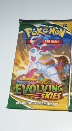 Pokemon TCG Evolving Skies pack Sylveon Art Sealed Pack - Image 3