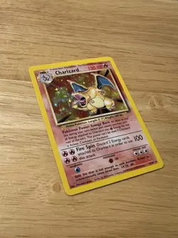 Pokemon TCG - Charizard 4/102 Base Set Holo Rare - Image 5