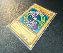 YUGIOH DARK MAGICIAN ULTRA RARE 1ST EDITION ASIAN ENGLISH SDY-006 NM - Image 2