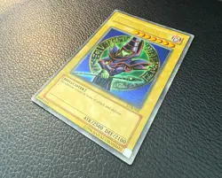 YUGIOH DARK MAGICIAN ULTRA RARE LEGEND OF BLUE EYES UNLIMITED LOB-005 NM - Image 2